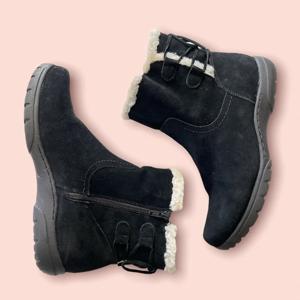 Bass Shannon Tie Back Short Black Leather Boots Sz 9.5M
